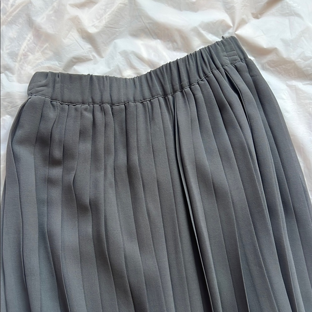 BCBG Grey Maxi Skirt with Flowing Silhouette